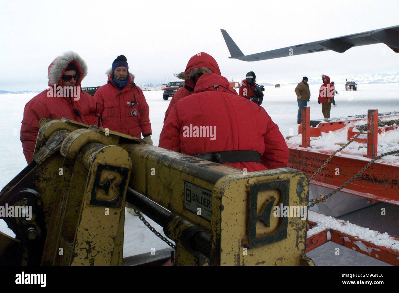 011004-F-9631D-023. Betreff Operation/Serie: TIEFKÜHL 2001-2002 Basis: McMurdo Station Country: Antarktis (ATA) Stockfoto