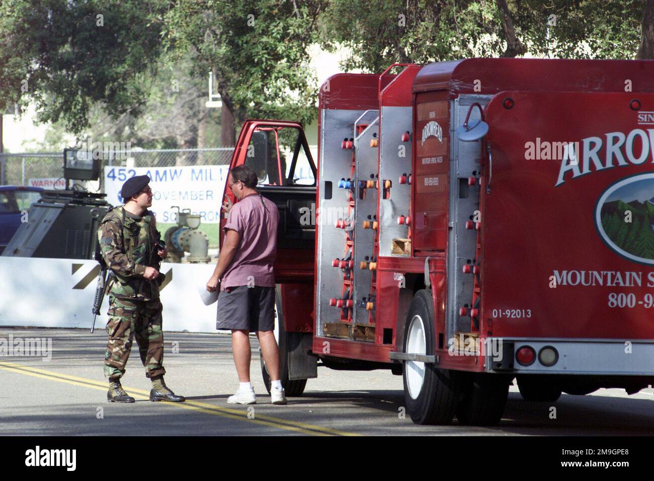 011010-F-5820C-004. Betreff Operation/Serie: ADELSBASIS: März Luftrettenstützpunkt Bundesstaat: Kalifornien (CA) Land: Vereinigte Staaten von Amerika (USA) Szene Hauptkommando gezeigt: 452 SFC Stockfoto