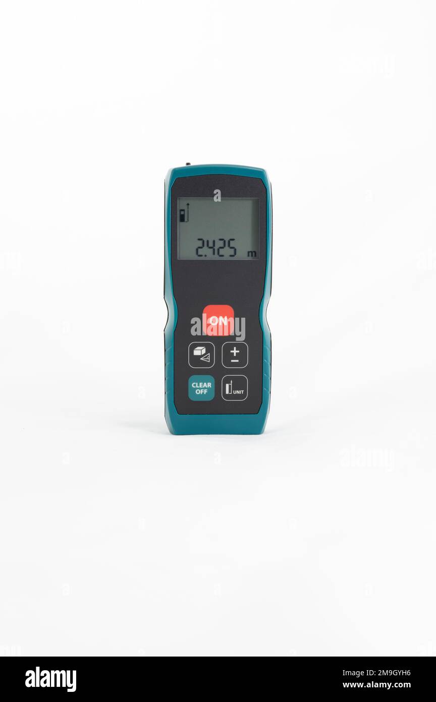 Laser-Entfernungsmesser auf weißem Hintergrund. Lasermessgerät. Stockfoto