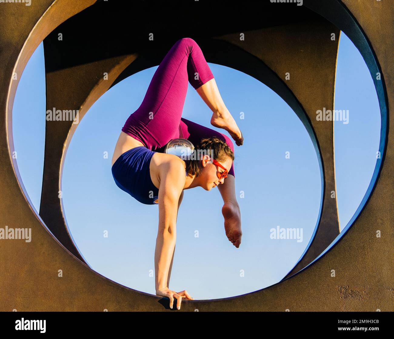 Schlangenmensch mit Sonnenbrille, Seattle, Washington State, USA Stockfoto