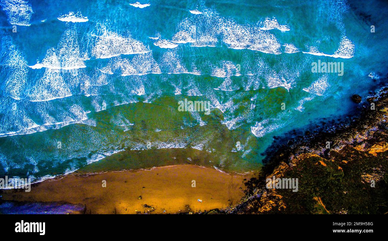 Meereswellen aus der Vogelperspektive, Big Sur, Kalifornien, USA Stockfoto
