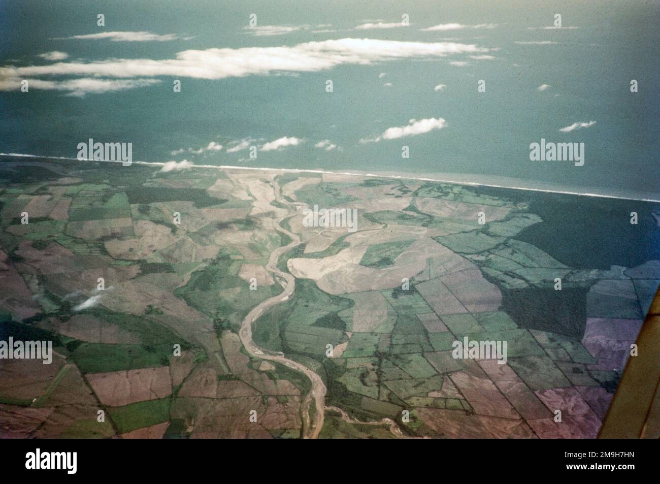 Schrägansicht der Küstenebene und der Küste, Pazifikküste von Panama, Mittelamerika Anfang 1960er Stockfoto