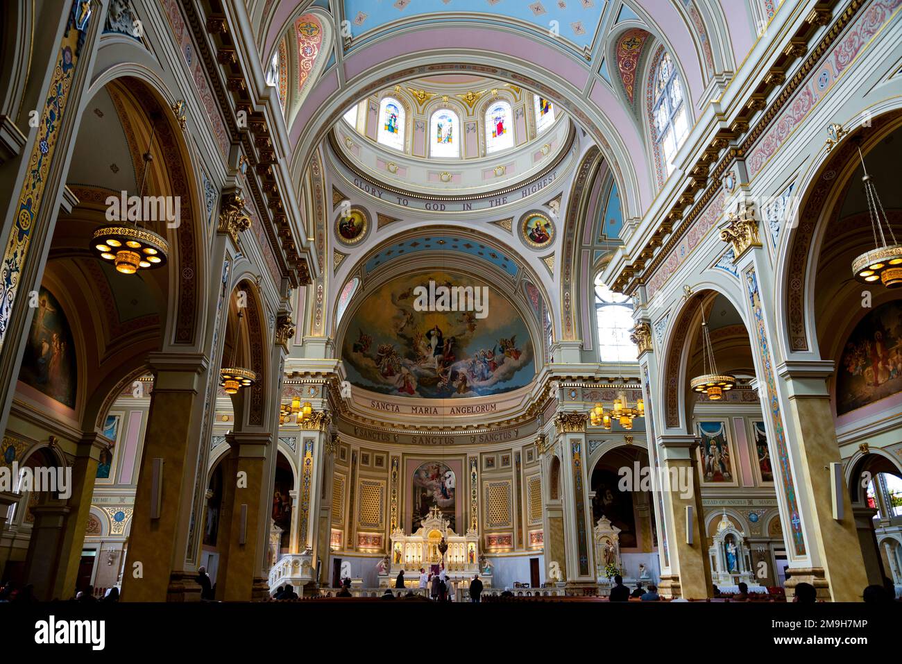 Die katholische Kirche Saint Mary of the Angels, Bucktown, Chicago, Illinois, USA, ist von einer Kuppel umgeben Stockfoto
