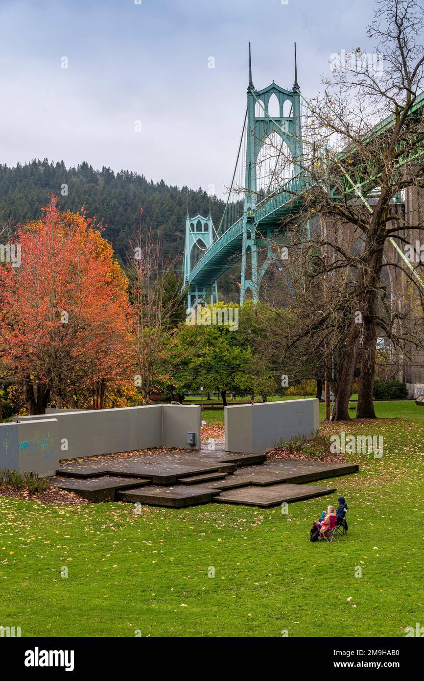 Saint Johns Bridge im Herbst, Saint John, Oregon, USA Stockfoto