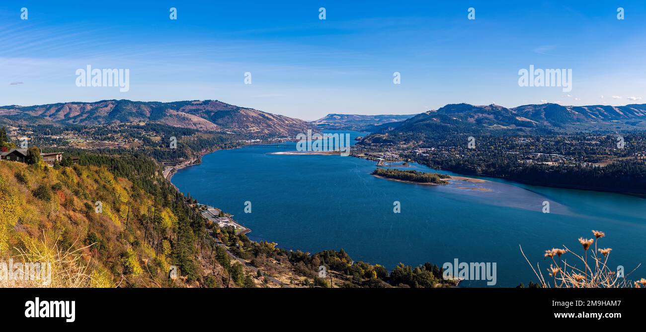 Hood River und die Berge im US-Bundesstaat Oregon Stockfoto