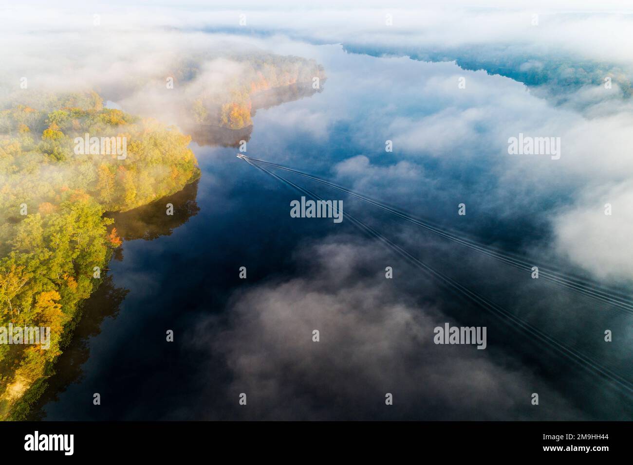 Im Nebel auf dem See, Stephen A. Forbes State Park, Marion County, Illinois, USA Stockfoto