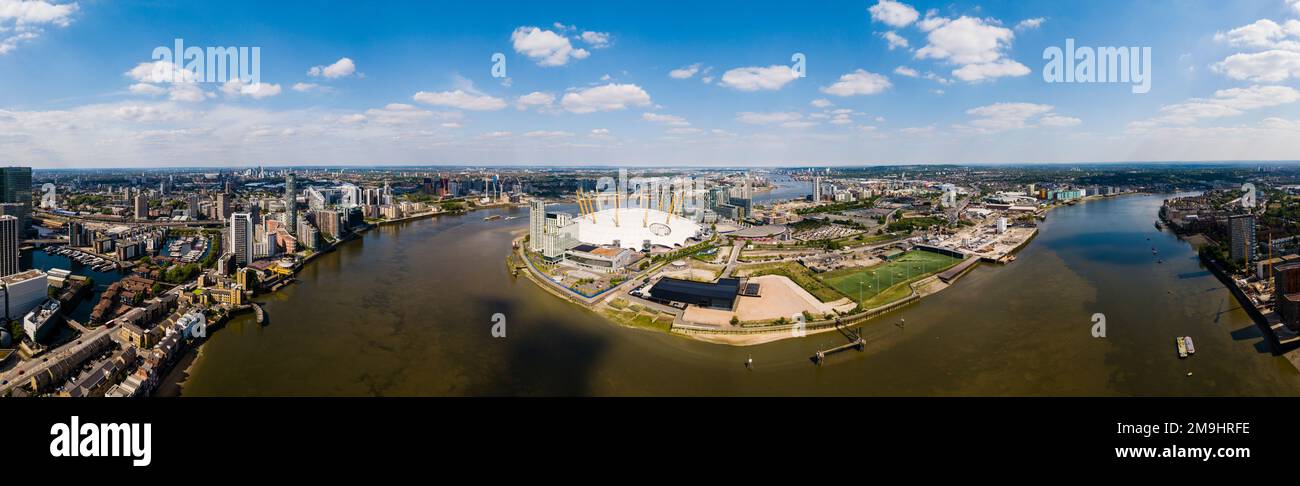 Luftaufnahme des Millennium Dome und der Themse, Greenwich, London, England, Großbritannien Stockfoto