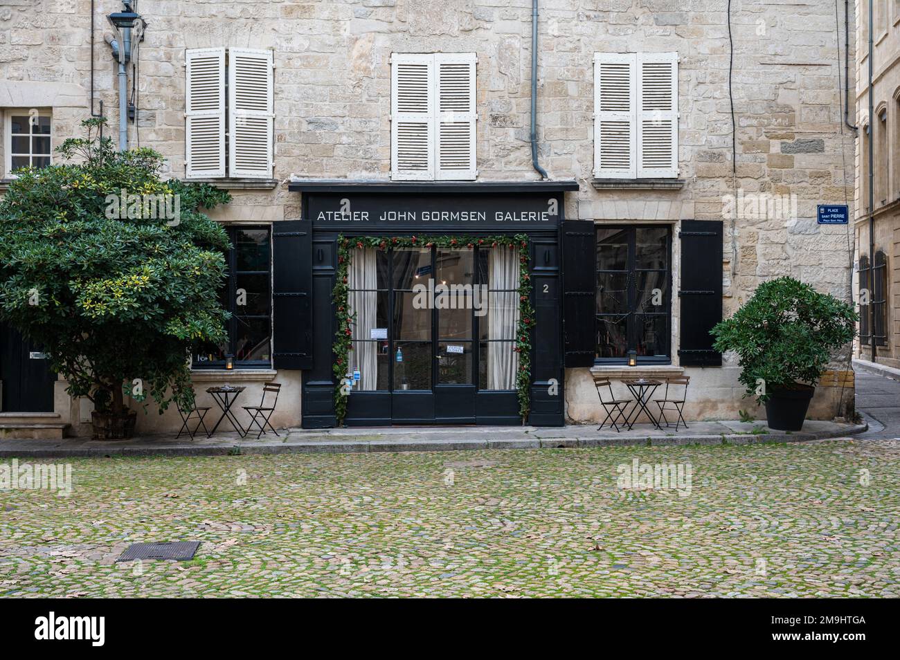 Avignon, Vaucluse, Frankreich, 12 29 2022 - Kunstausstellung eines dänischen Künstlers John Gormosen Stockfoto