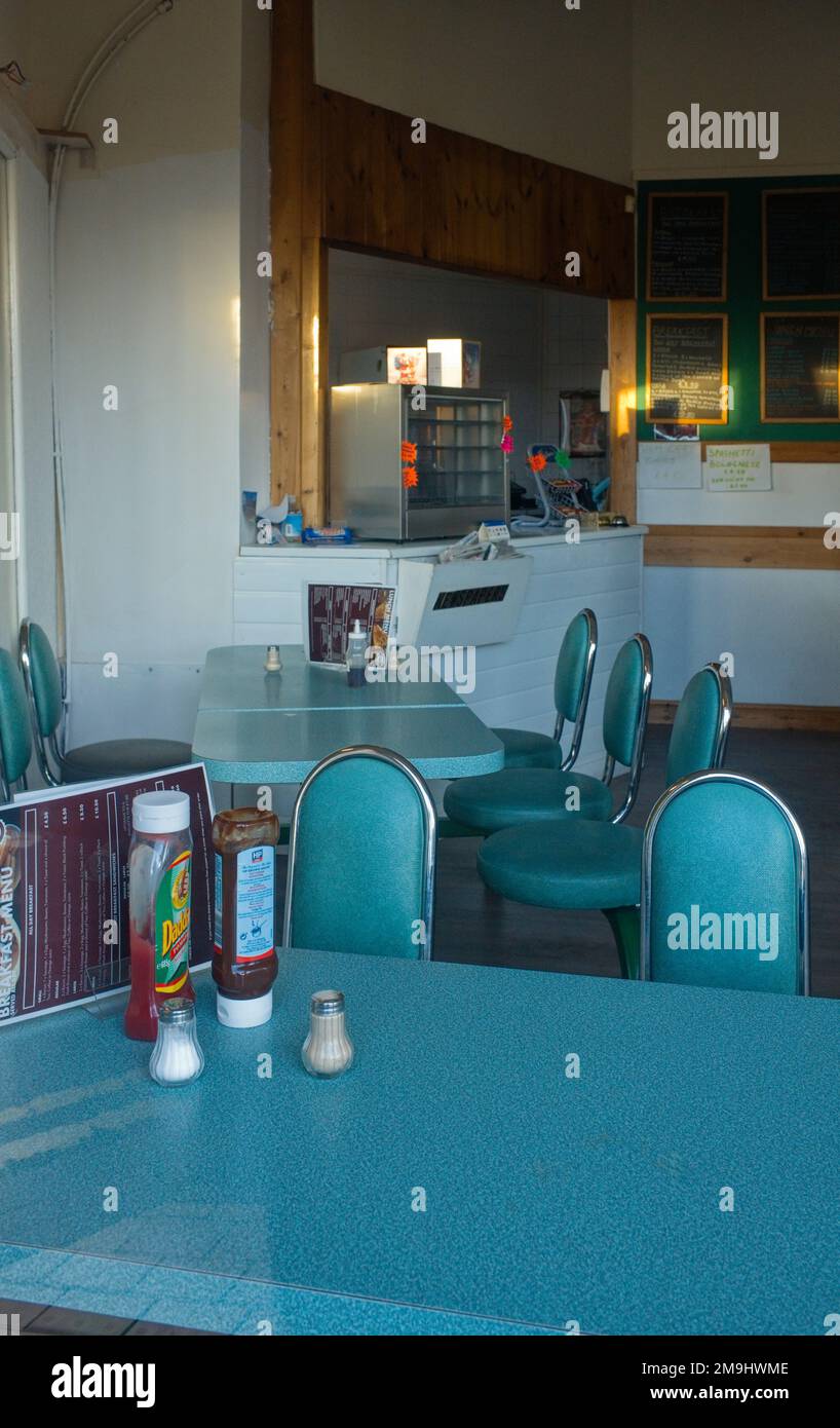 Aus dem Fenster des traditionellen Cafés in der Dean Road, Scarborough Stockfoto