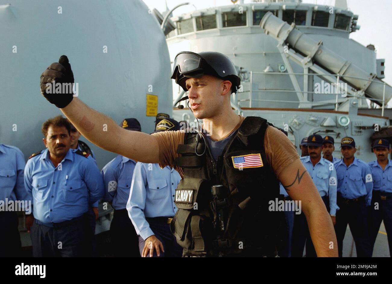 020926-N-4309A-025. [Complete] Bildunterschrift: US Navy (USN) Hull ...