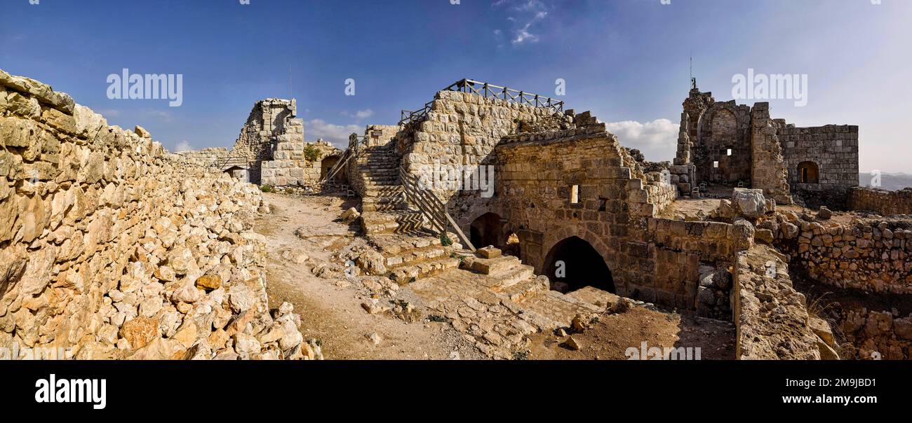 Burgruine aus der Antike, Burg Ajloun, Nordwestjordanien Stockfoto Burgruine aus der Antike, Burg Ajloun, Nordwestjordanien Stockfoto