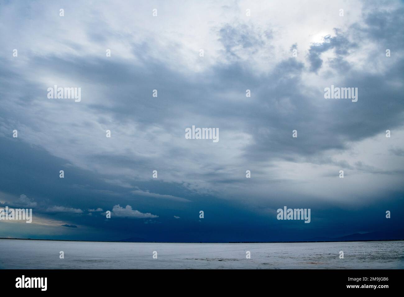 Sturm über den Bonneville Salt Flats, Utah, USA Stockfoto