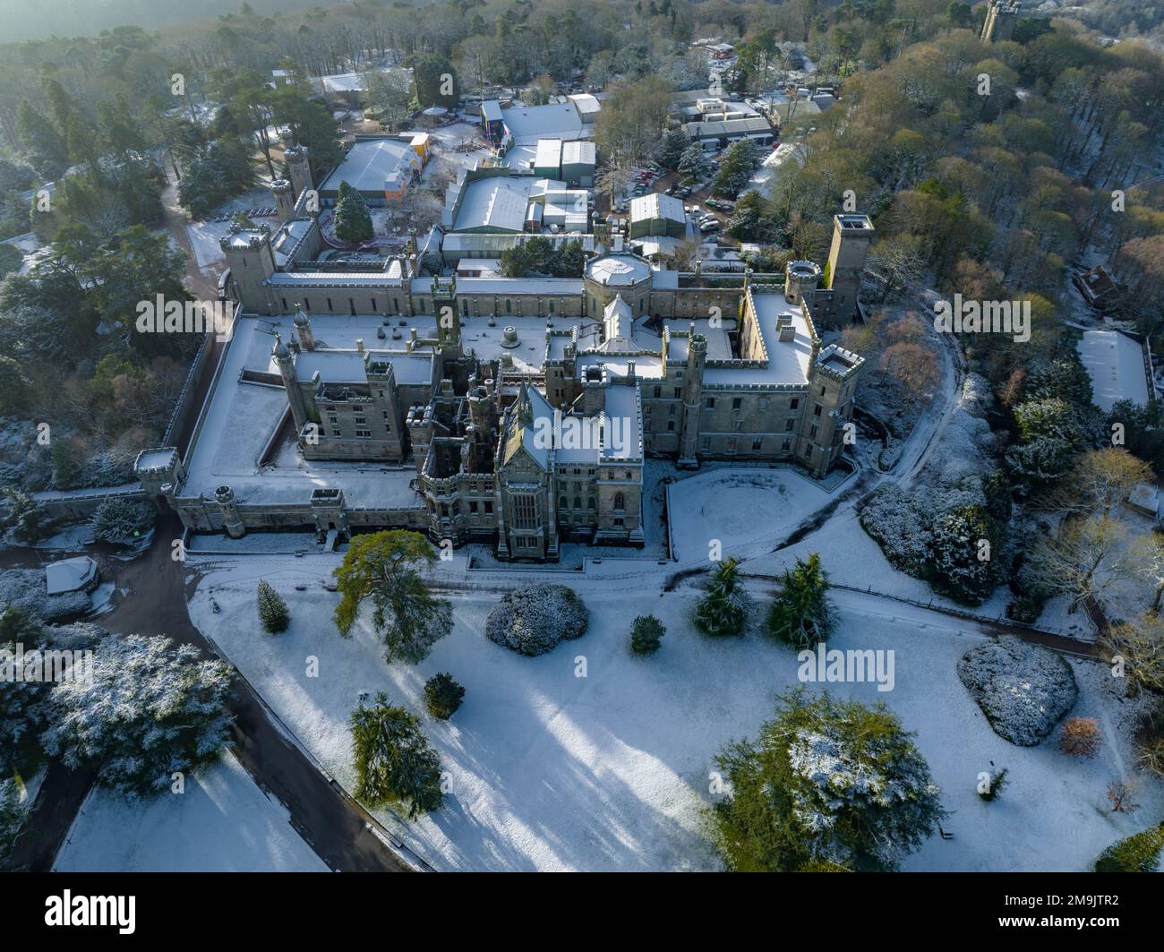 Schneebedeckte Alton Towers Luftdrohne Beautify Fotos Vom Freizeitpark Stockfoto