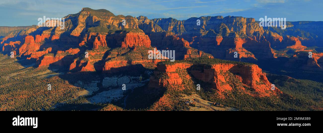 Berglandschaft, Twin Buttes, Sedona, Arizona, USA Stockfoto