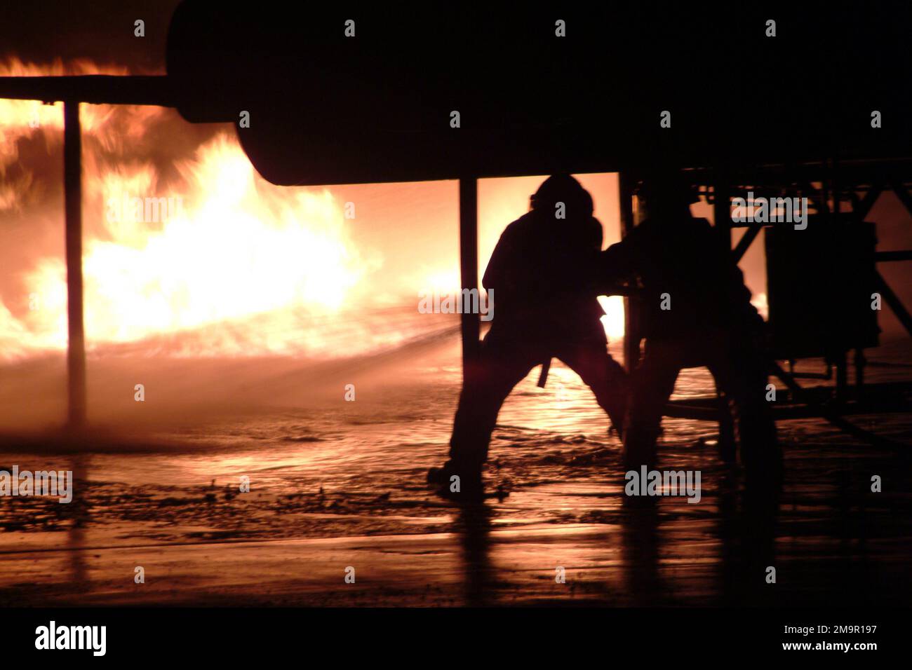 030604-M-3856H-077. Basis: MCAS, Beaufort Bundesstaat: South Carolina (SC) Land: Szene der Vereinigten Staaten von Amerika (USA) Hauptkommando gezeigt: ARFF Stockfoto