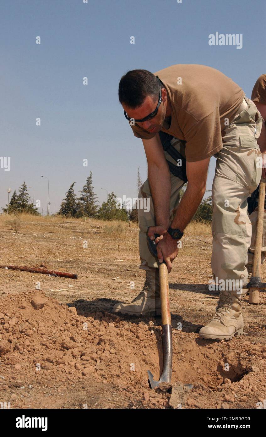 030806-F-7709W-001. Operation/Serie: IRAKISCHE FREIHEITSBASIS: Kirkuk Land: Irak (IRQ) Stockfoto