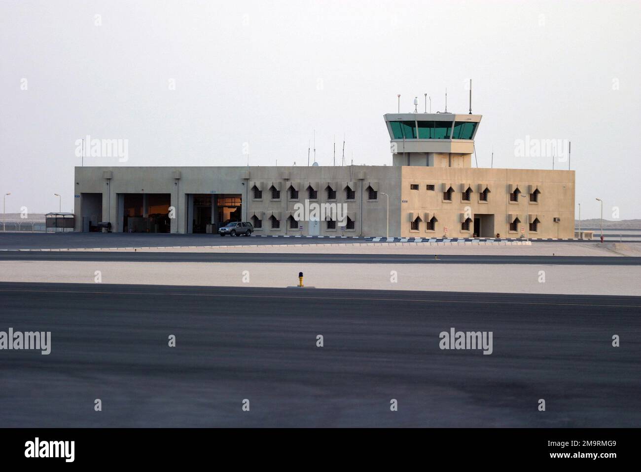 030813-M-7837W-027. Basis: Camp Snoopy, Doha Land: Qatar (QAT) Szene Hauptkommando gezeigt: VMGR-234 Stockfoto