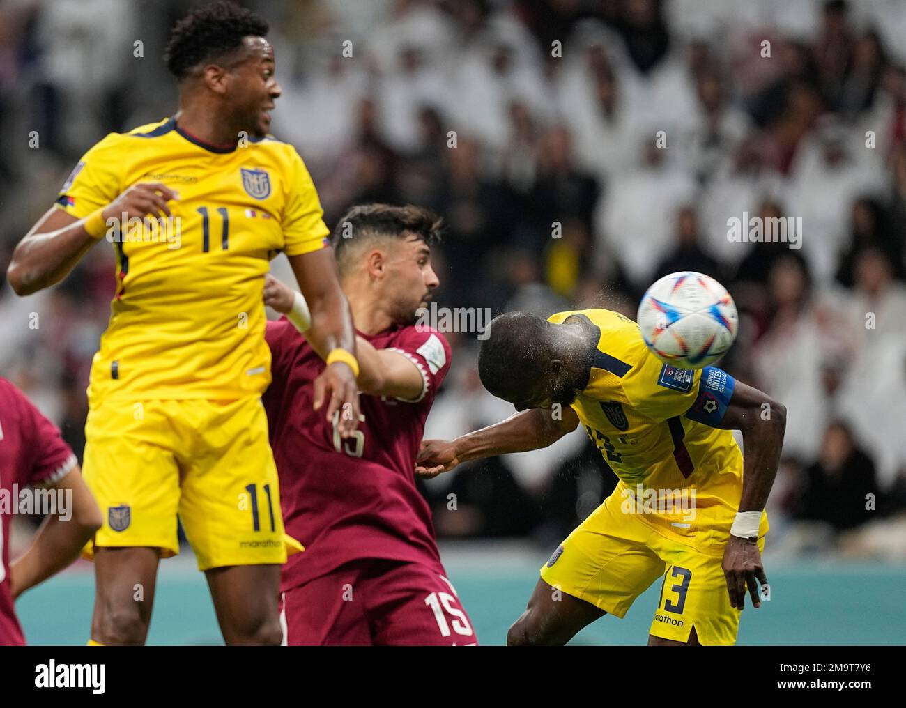 Ecuador's Enner Valencia, right, scores his side's second goal during the World Cup, group A soccer match between Qatar and Ecuador at the Al Bayt Stadium in Al Khor, Sunday, Nov. 20, 2022. (AP Photo/Ariel Schalit) Stockfoto