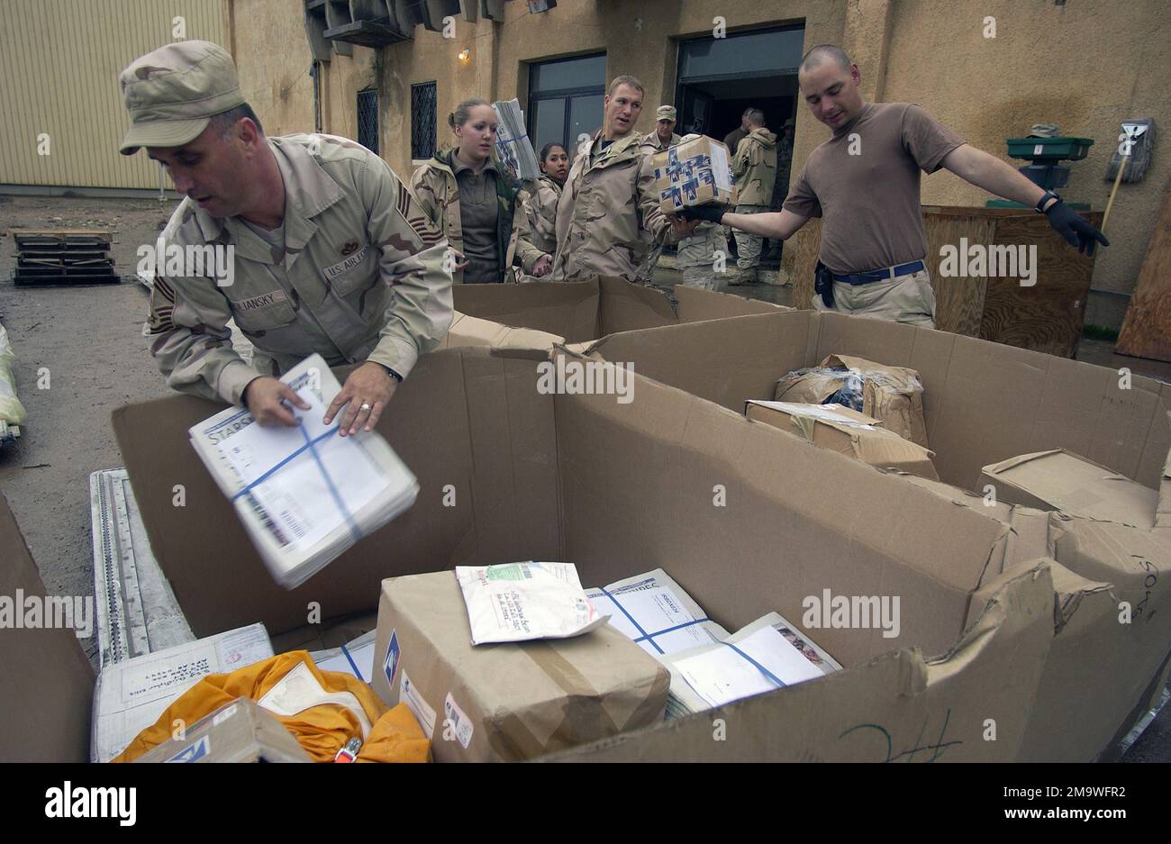 031206-F-9629J-005. Stützpunkt: Kirkuk Air Base Country: Irak (IRQ) Hauptkommando gezeigt: AMC Stockfoto