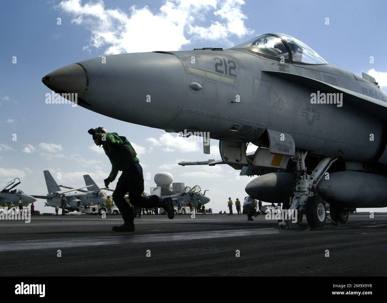 040202-N-7408M-005. Basis: USS Enterprise (CVN 65) Stockfoto