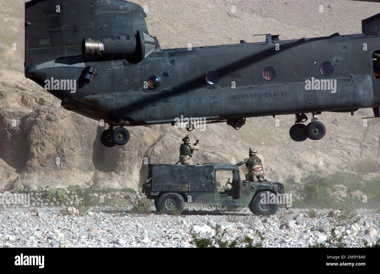 040324-A-6414T-009. Operation/Serie: DAUERHAFTE FREIHEIT Staat: Provinz Uruzgan Land: Afghanistan (AFG) Stockfoto