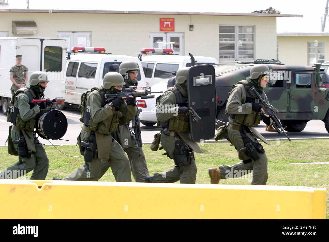 040401-M-1158H-029. Basis: Marinekorps-Basis, Camp Butler Staat: Okinawa Land: Japan (JPN) Stockfoto