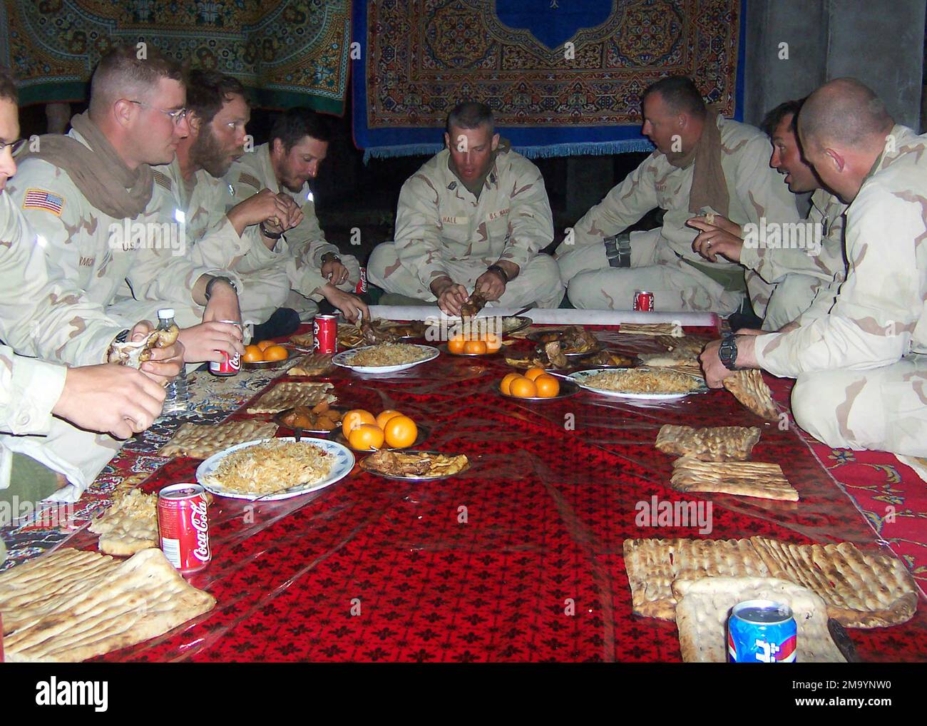 040410-M-8096M-006. Basis: Bezirk Tirin Kot Staat: Oruzgan Land: Afghanistan (AFG) Stockfoto