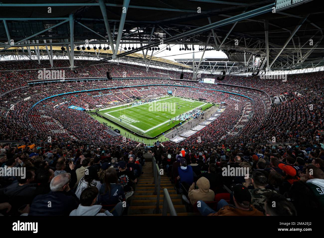 An overall interior general view of Wembley Stadium during the first quarter of an NFL football game between the Jacksonville Jaguars and the Denver Broncos in London on Sunday, Oct. 30, 2022. (AP Photo/Gary McCullough) Stockfoto