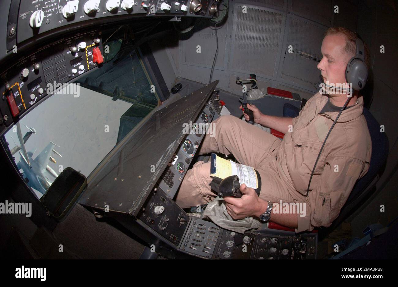 041011-F-3188G-099. Betreff Operation/Serie: OPERATION IRAQI FREEDOM Base: KC-10 Extender Stockfoto 041011-F-3188G-099. Betreff Operation/Serie: OPERATION IRAQI FREEDOM Base: KC-10 Extender Stockfoto