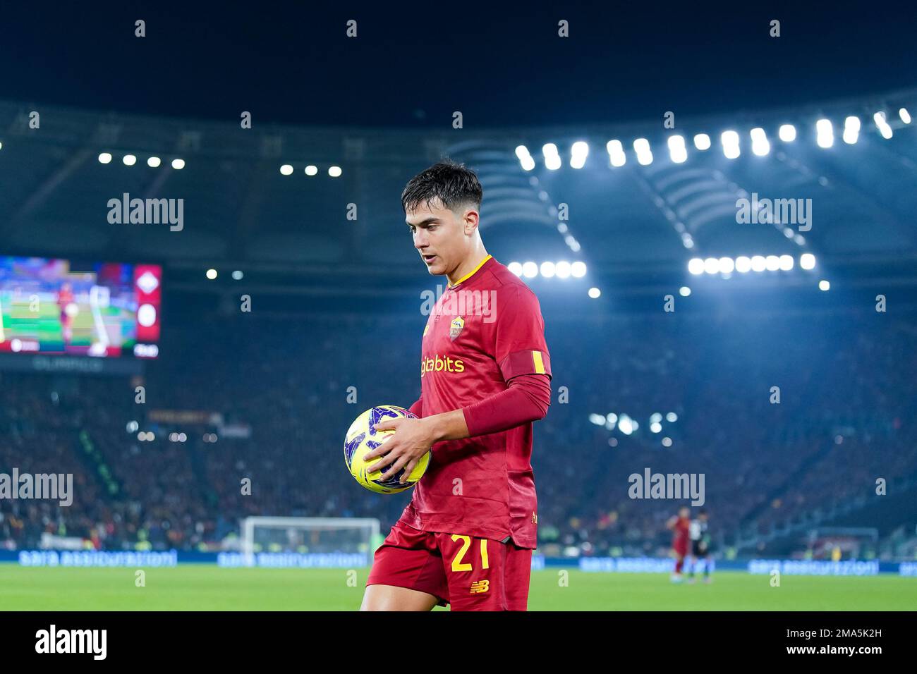 Paulo Dybala von AS Roma schaut während des Spiels der Serie A zwischen Roma und Fiorentina im Stadio Olimpico, Rom, Italien, am 15. Januar 2023. Stockfoto