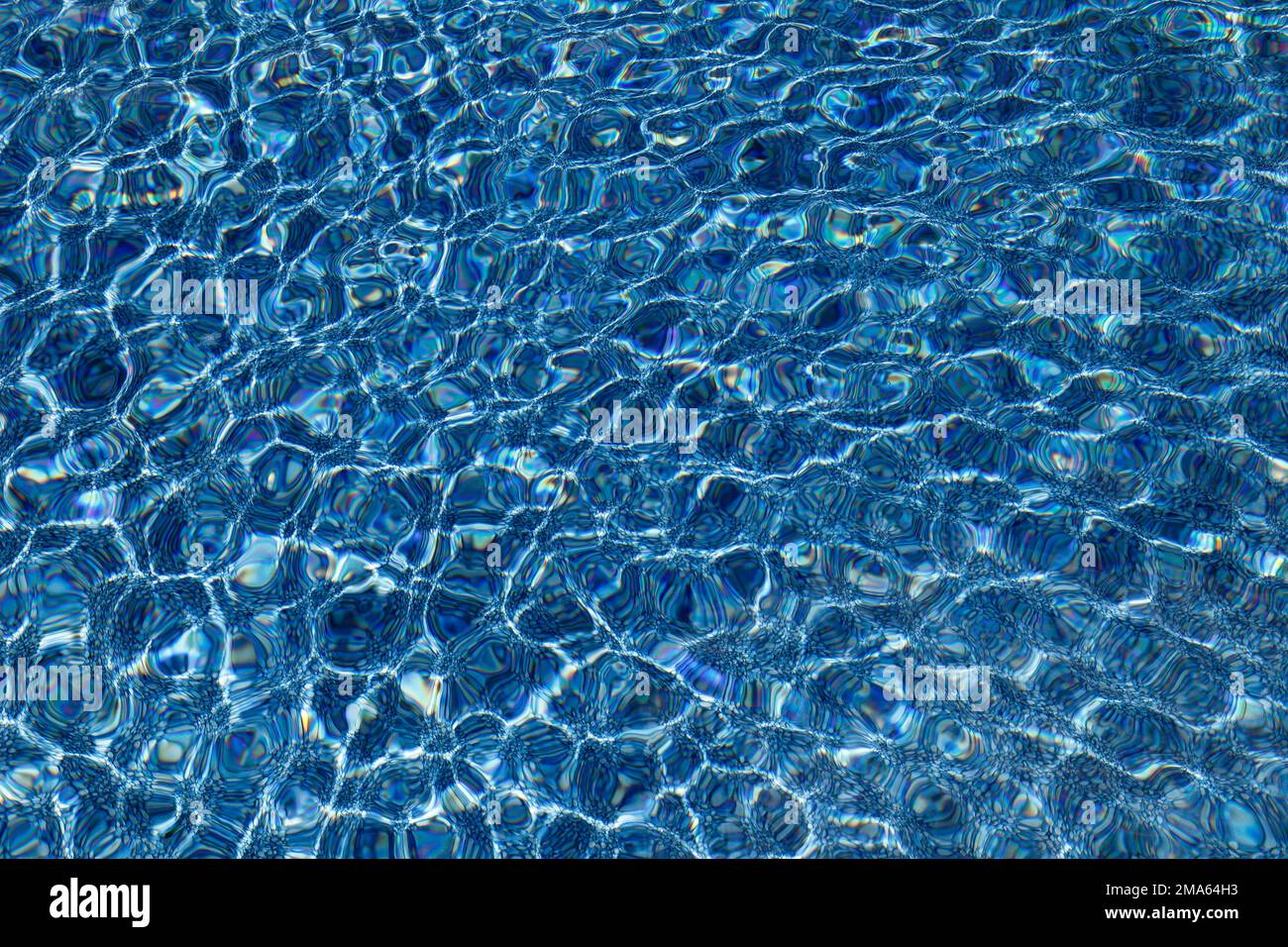 Schwimmbad, Wasseroberfläche mit Reflexionen, Provinz Quebec, Kanada Stockfoto