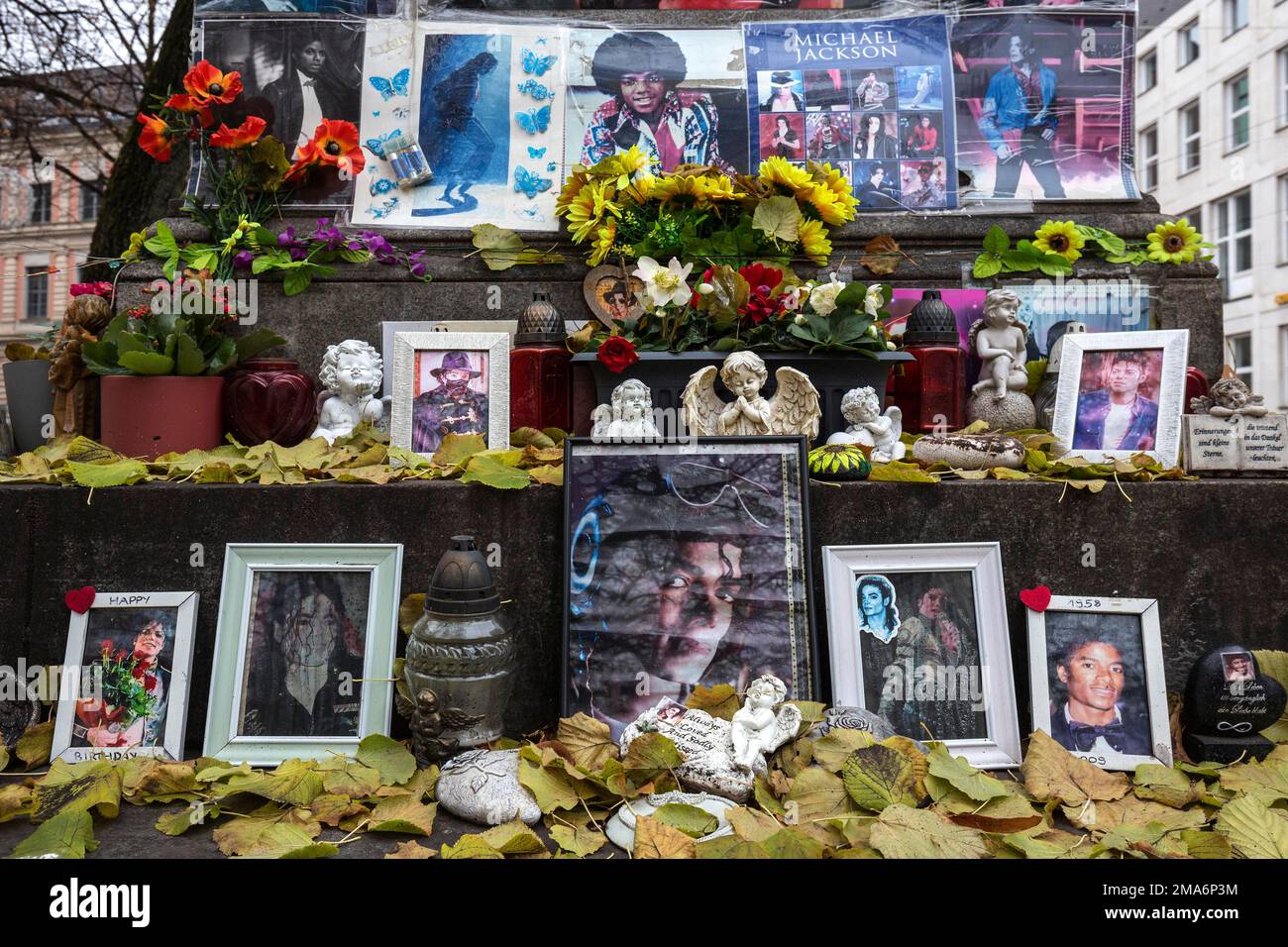 Denkmal von Michael Jackson am Denkmal von Orlando di Lasso, Promenadeplatz, München, Bayern