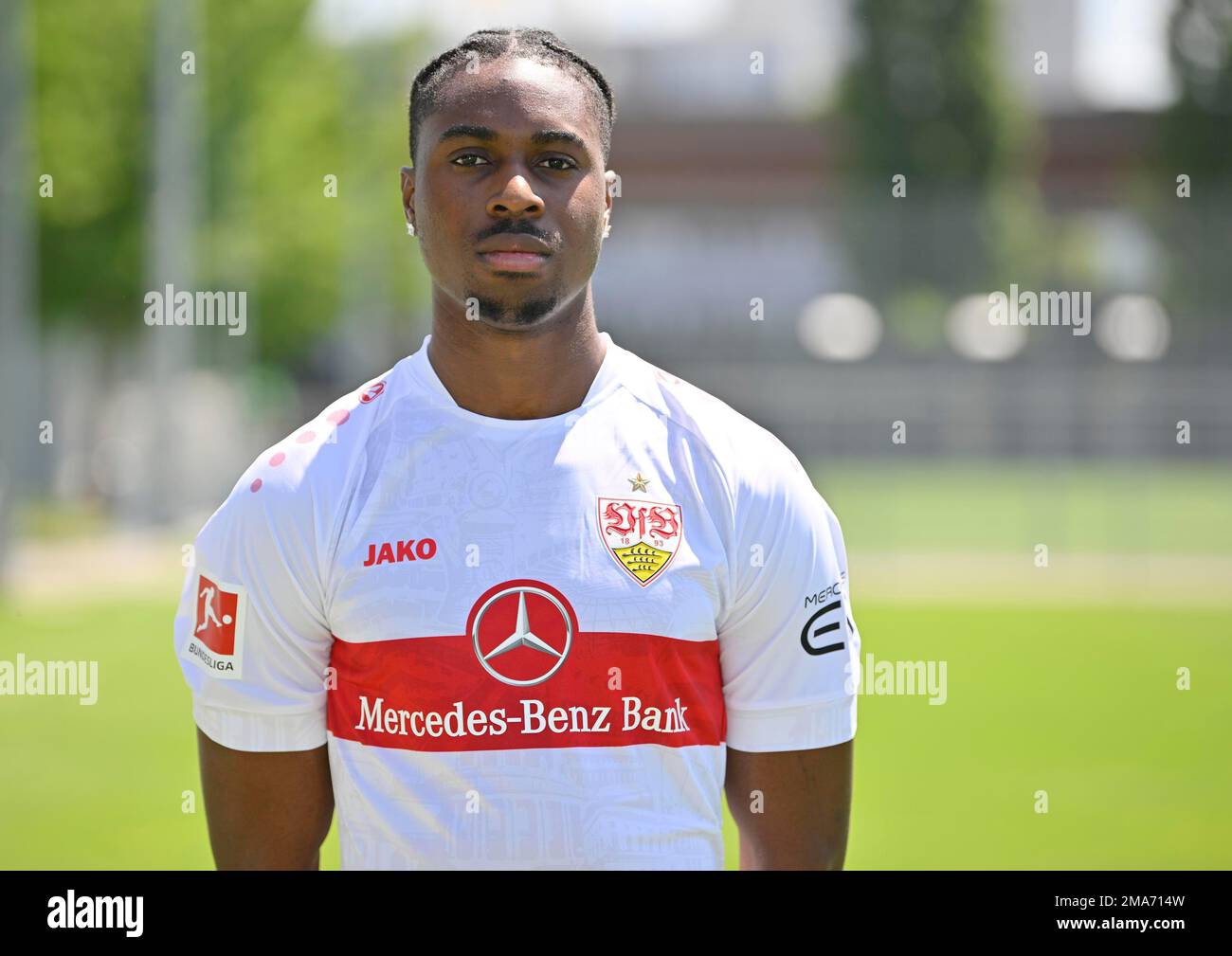 Maxime Awoudja VfB Stuttgart Portraittermin VfB Stuttgart 2022 2023 Licence Player Football 1. Bundesliga Men GER Stuttgart 05. 07. 2022 Stockfoto