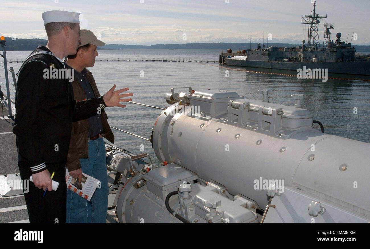 060304-N-0101J-003. Basis: Naval Reserve Center, Everett Bundesstaat: Washington (WA) Land: Vereinigte Staaten von Amerika (USA) Stockfoto