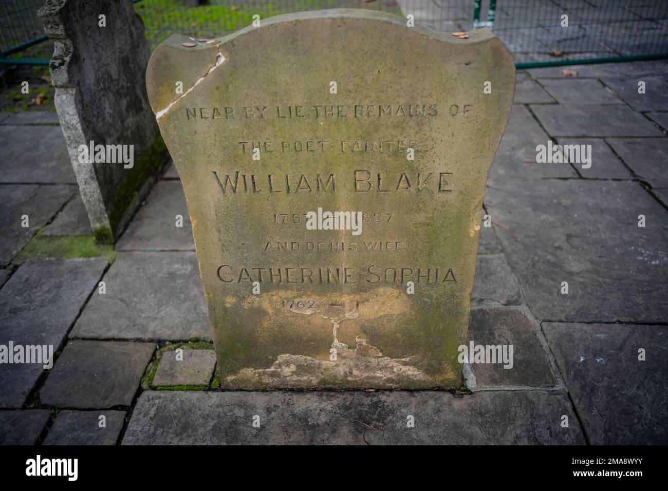 Grabstein für William BlakeBunhill Fields, ein ehemaliges Grabstätte für Nichtkonformisten in Islington, London Stockfoto