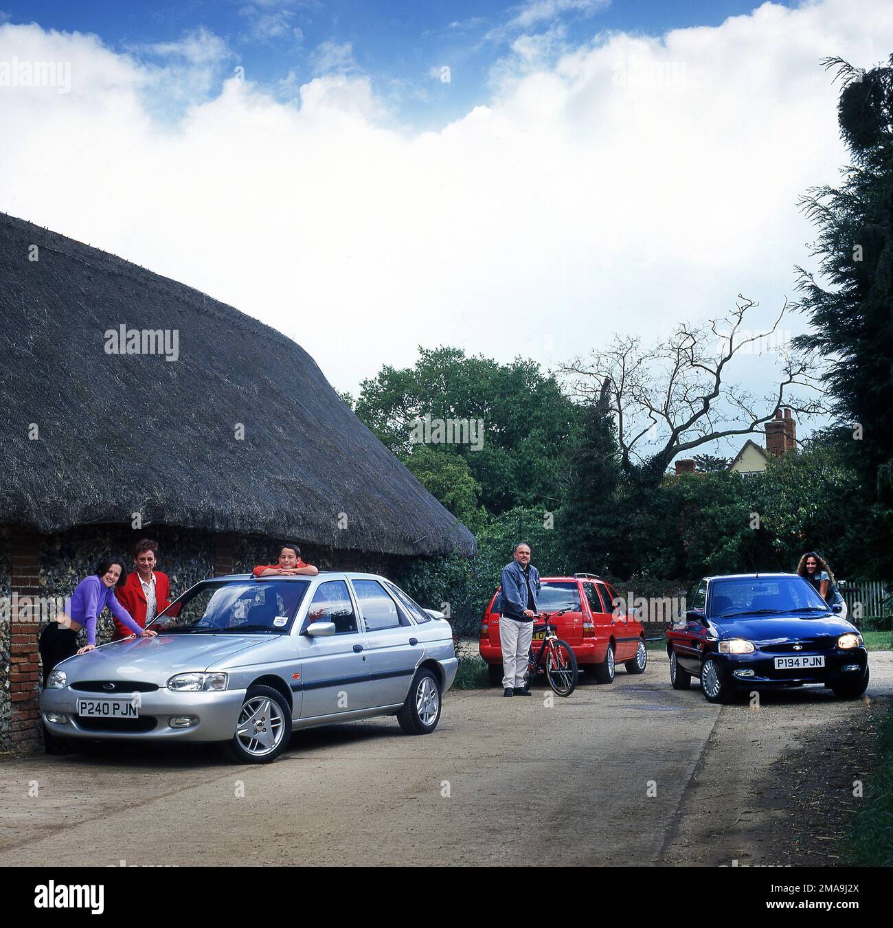 1996 Ford Escort's. Kombi Limousine L und GLX Hatchback. Stockfoto