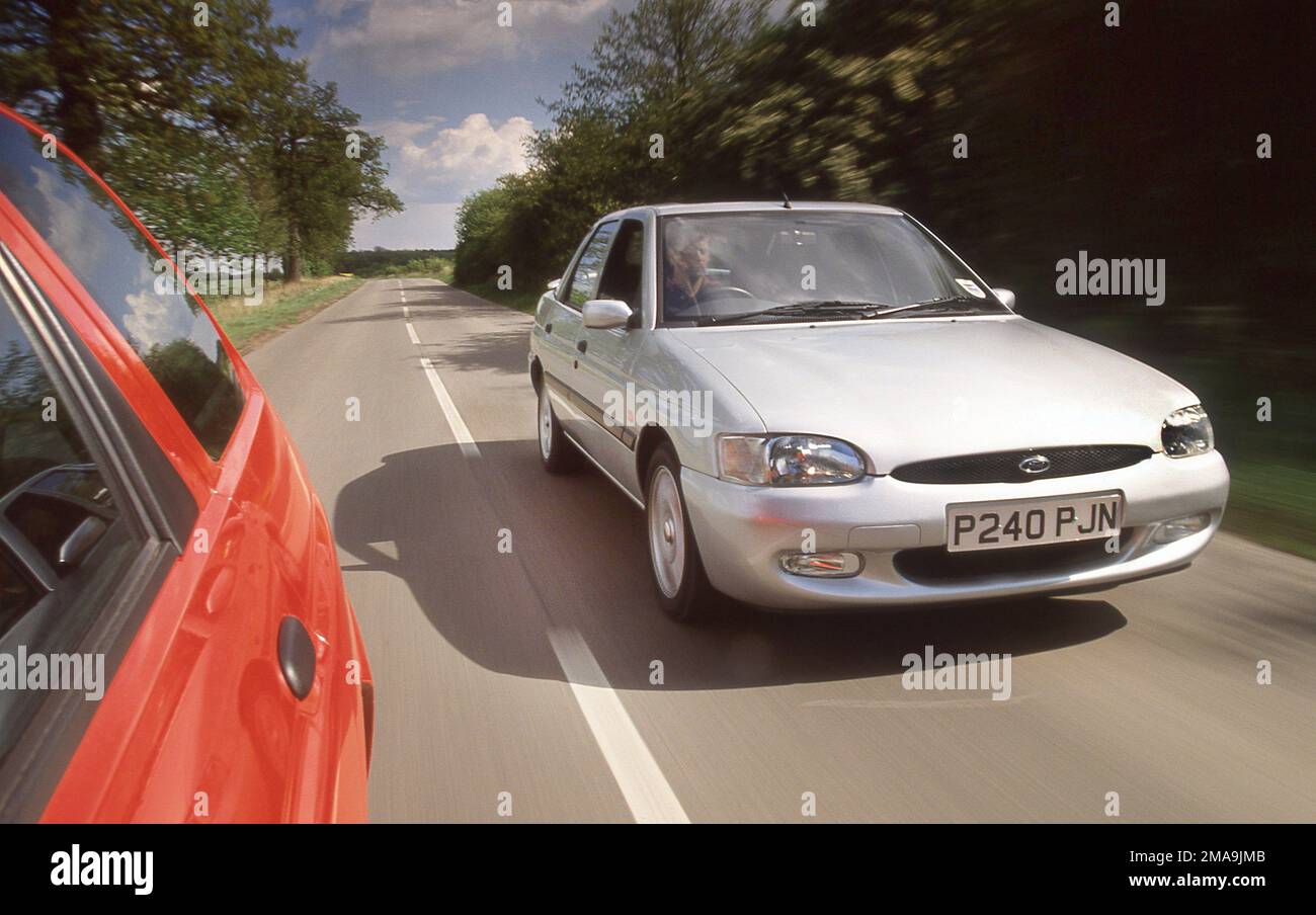 1996 Ford Escort's. Kombi Limousine L und GLX Hatchback. Stockfoto