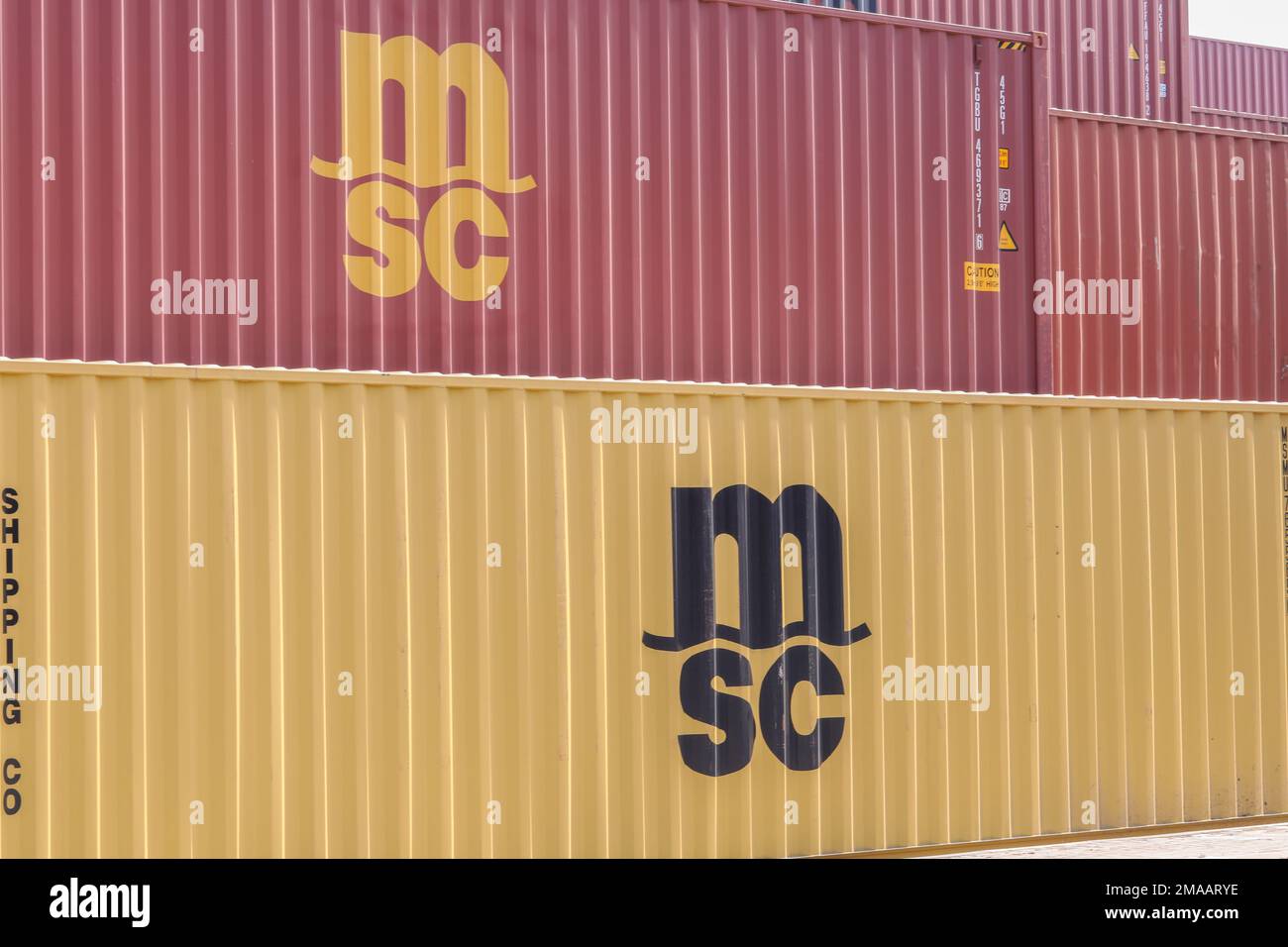 Shipping Port of Haifa, Israel - 25. Oktober 2021: Mediterranean Shipping Company (MSC) Logo auf einem Schiffscontainer. Stockfoto