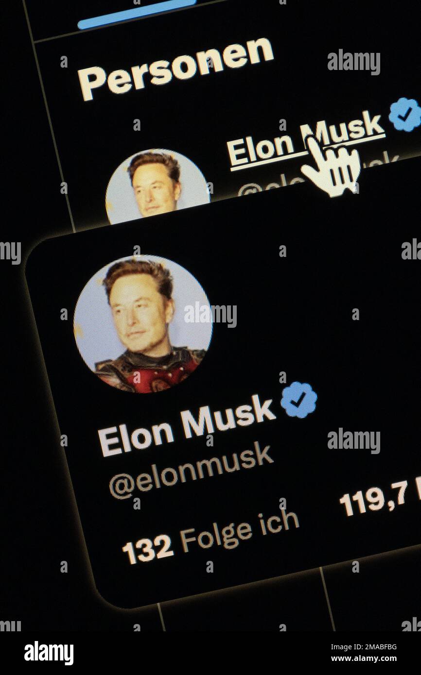 01.12.2022, Deutschland, Bremen, Bremen - Elon Musk auf twitter, Elon Musk (@elonmusk), sein Foto zeigt ihn jung und mit einer Art StarWars-Aufzug. 00A221 Stockfoto