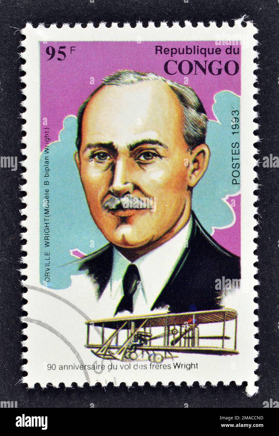 Stornierte Briefmarke gedruckt von Kongo, die Orville Wright und Model B Biplane, Powered Flight, 90. Jubiläum, ca. 1993 zeigt. Stockfoto