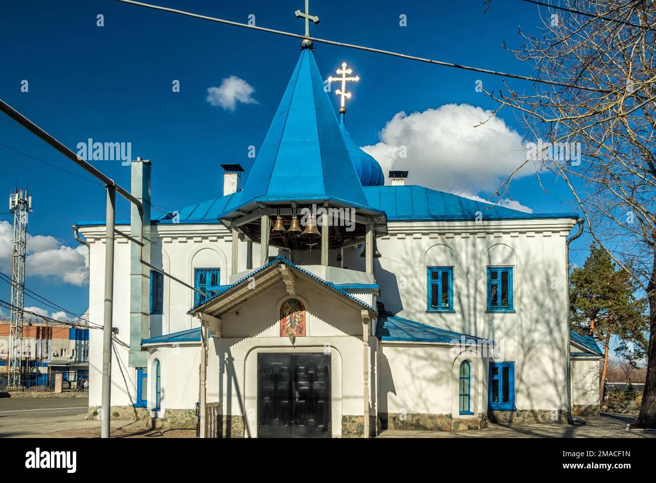 Tempel zu Ehren der Ikone der Mutter Gottes Freude aller, die Leid empfinden. Foto in Tscheljabinsk, Russland. Stockfoto