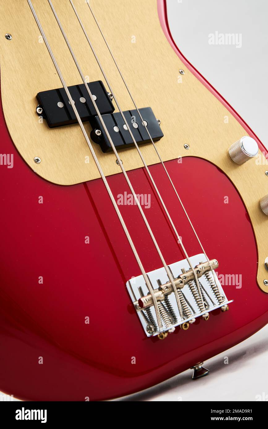 Kotflügel P Bass Vintera in Rot Stockfoto