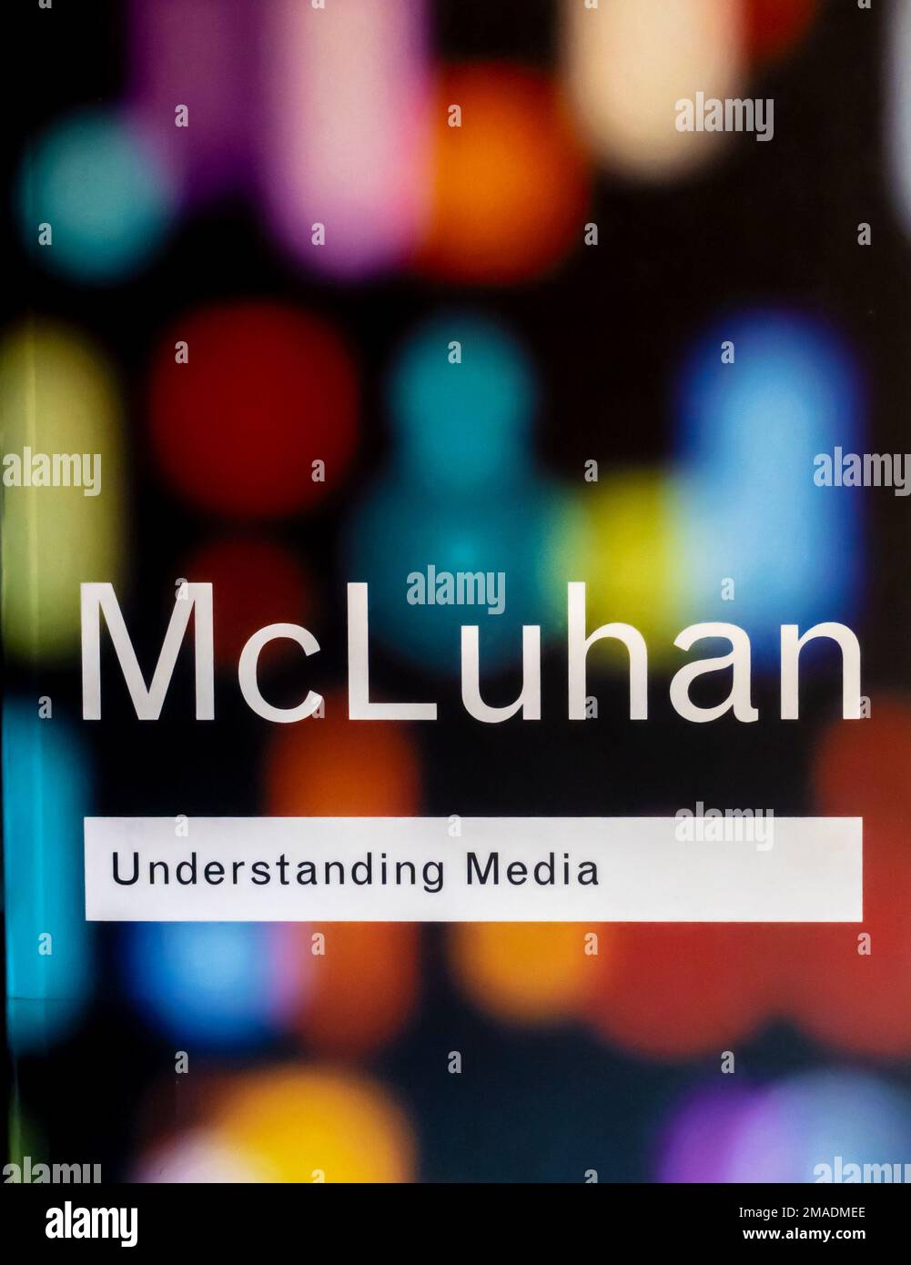 Das Buch „Understanding Media“ von Marshall McLuhan. 1964 Stockfoto