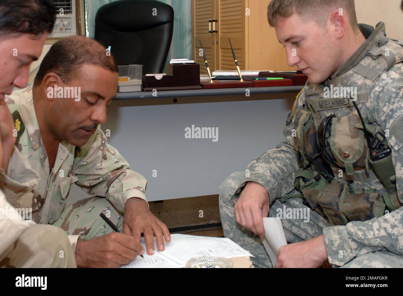 060521-A-7969G-006. Basis: Al Fatah Staat: Salah Ah DIN Land: Irak (IRQ) Szene Hauptkommando gezeigt: NORDOSTEN Stockfoto