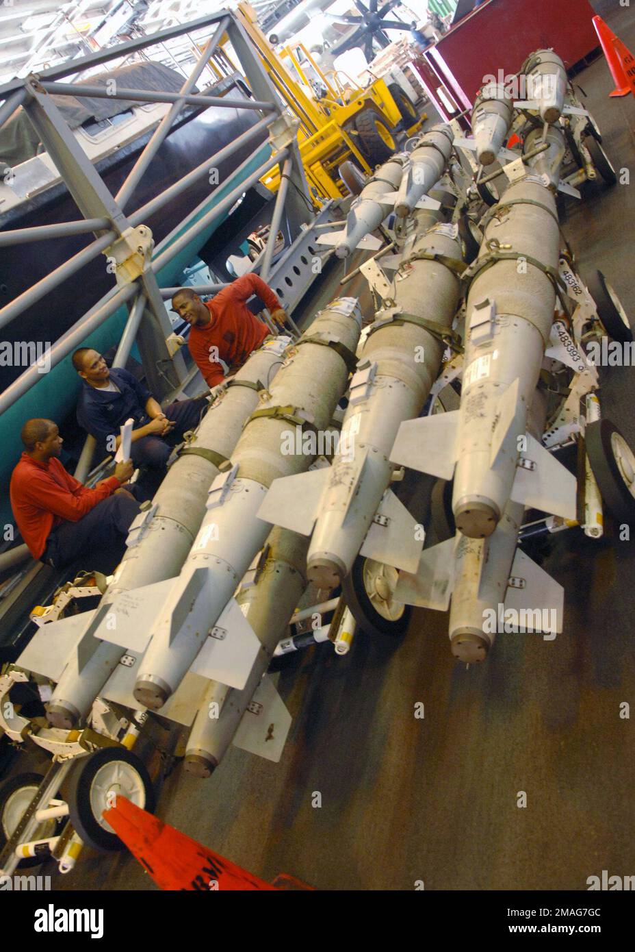 060909-N-9915J-030. Basis: USS Enterprise (CVN 65) Stockfoto