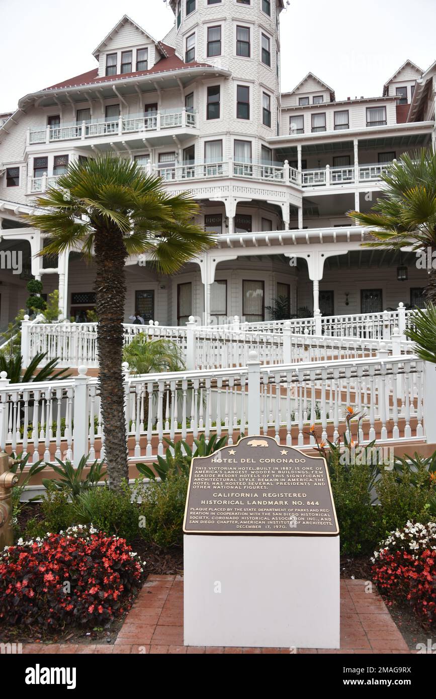 San Diego, Kalifornien. USA. 12/30-31/2022. Del Coronado Hotel. 1888 Gebaut. Außenarchitektur. Liebevoll bekannt als „THE DEL“. Stockfoto