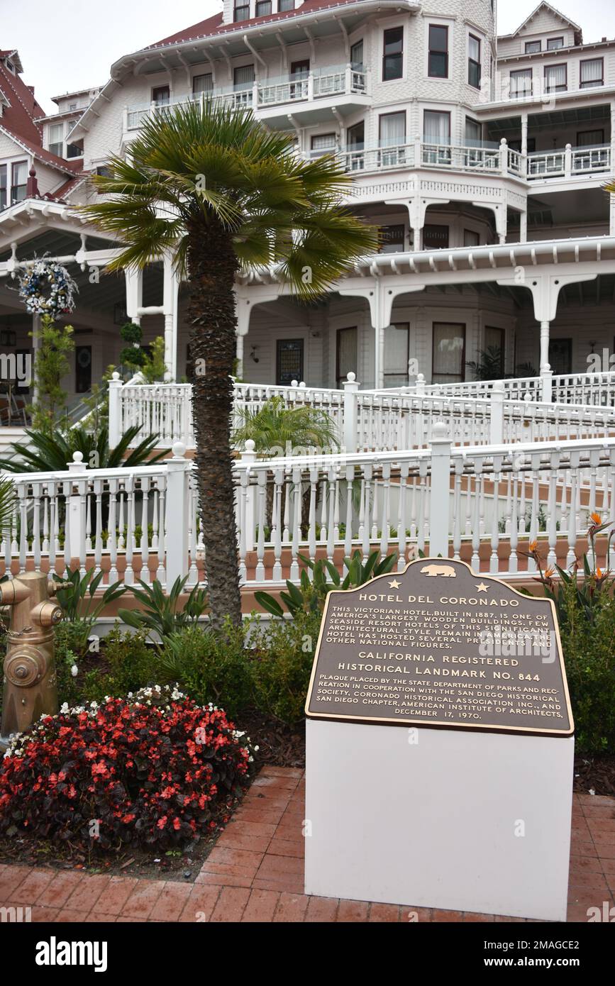 San Diego, Kalifornien. USA. 12/30-31/2022. Del Coronado Hotel. 1888 Gebaut. Außenarchitektur. Liebevoll bekannt als „THE DEL“. Stockfoto