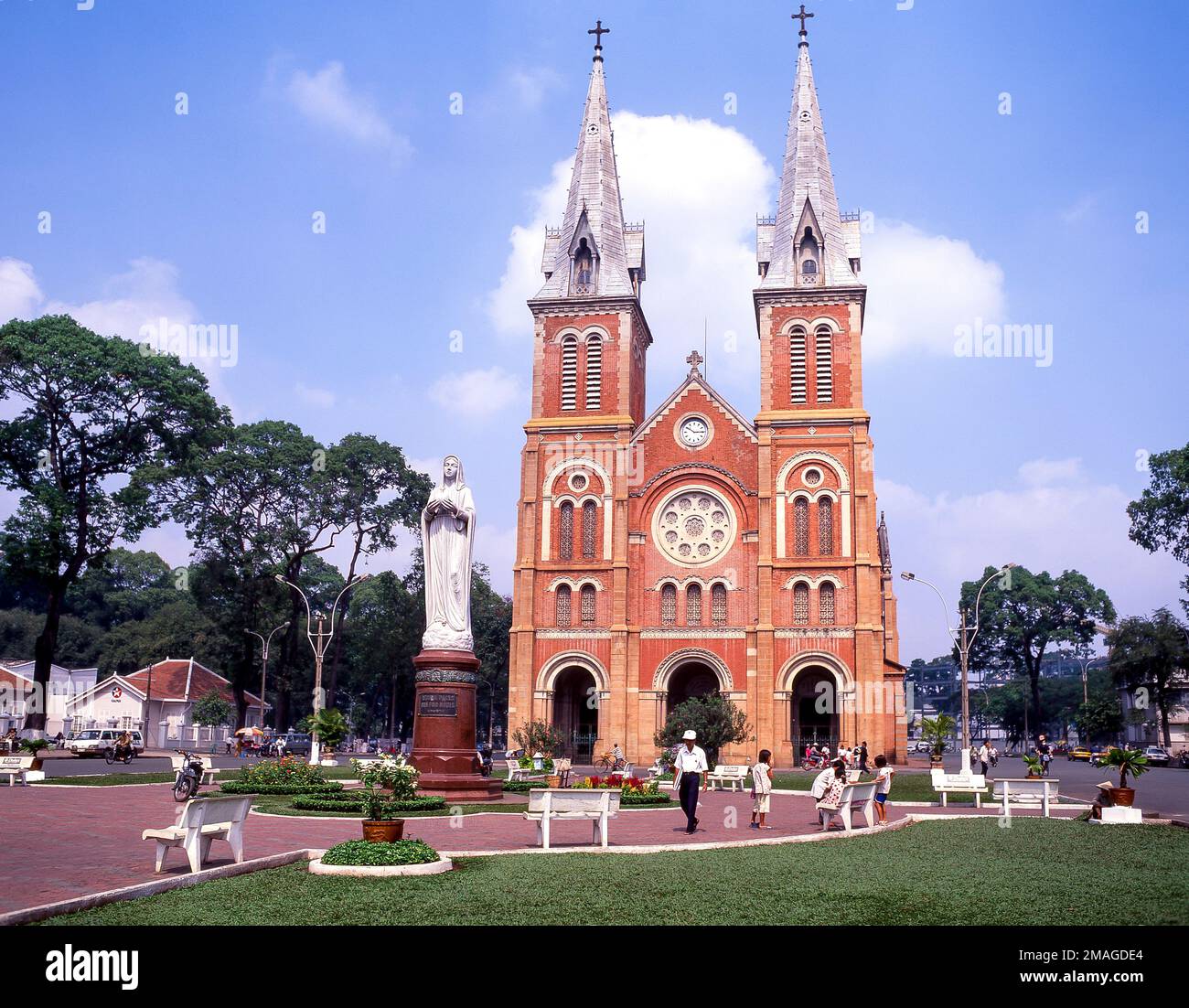 Kathedrale Notre-Dame, Saigon, Công xã Paris, Ho-Chi-Minh-Stadt (Saigon), Sozialistische Republik Vietnam Stockfoto