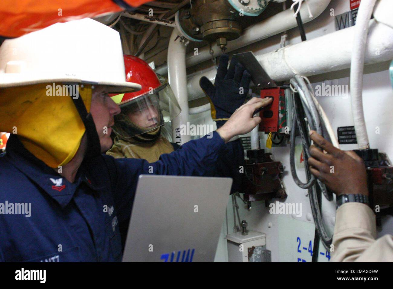 061020-N-5663H-010. Basis: USS Tortuga (LSD 46) Land: Japan (JPN) Stockfoto