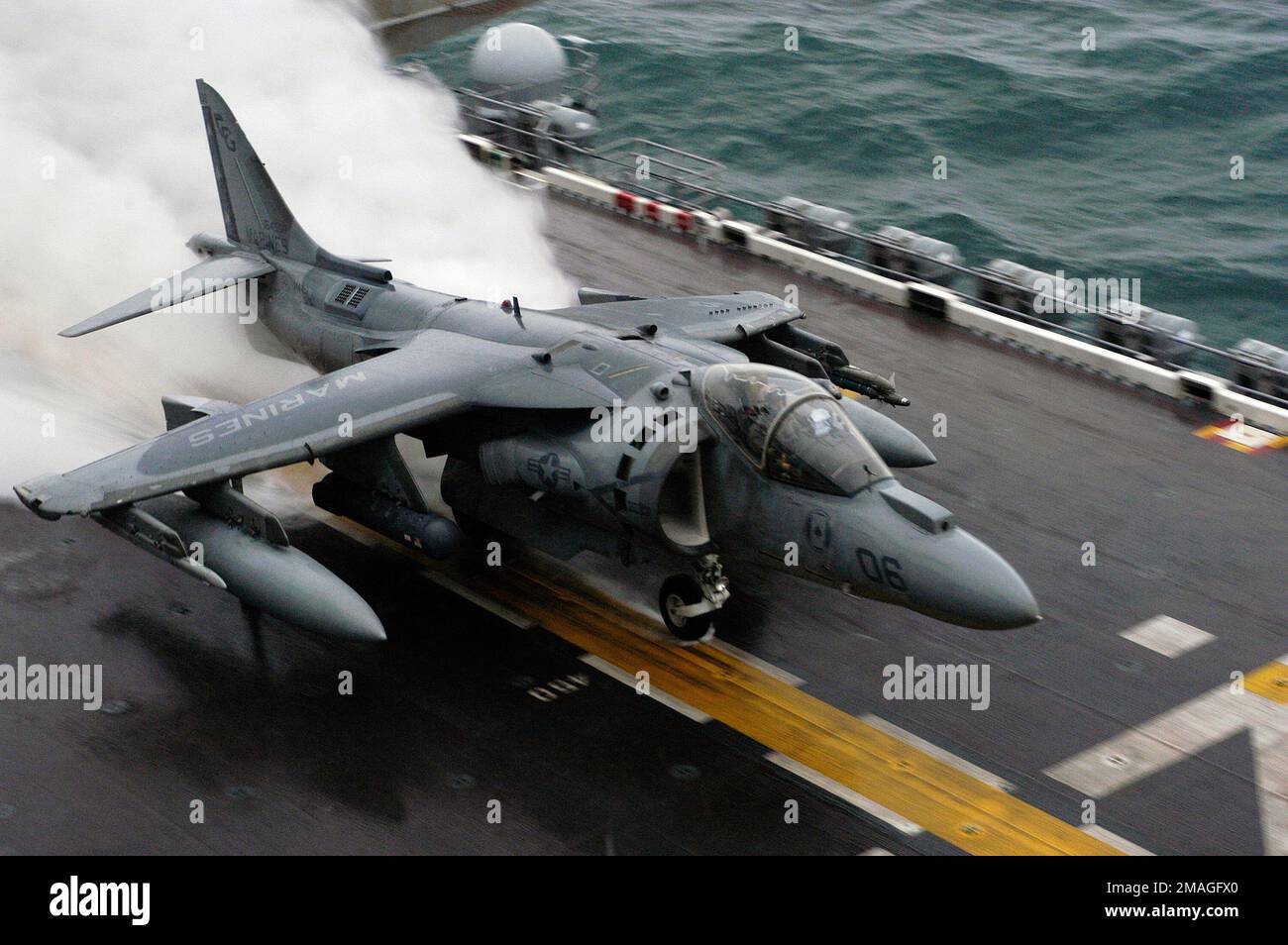 061107-N-8154G-004. Basis: USS Bataan (Linkslenker 5) Land: Atlantik (AOC) Stockfoto